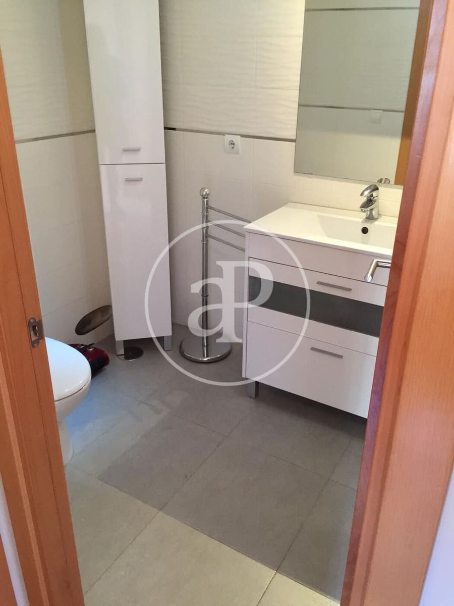 2 soverom Leilighet til leie i Valencia by med svømmebasseng garasje - € 1 600 (Ref: 9881995)