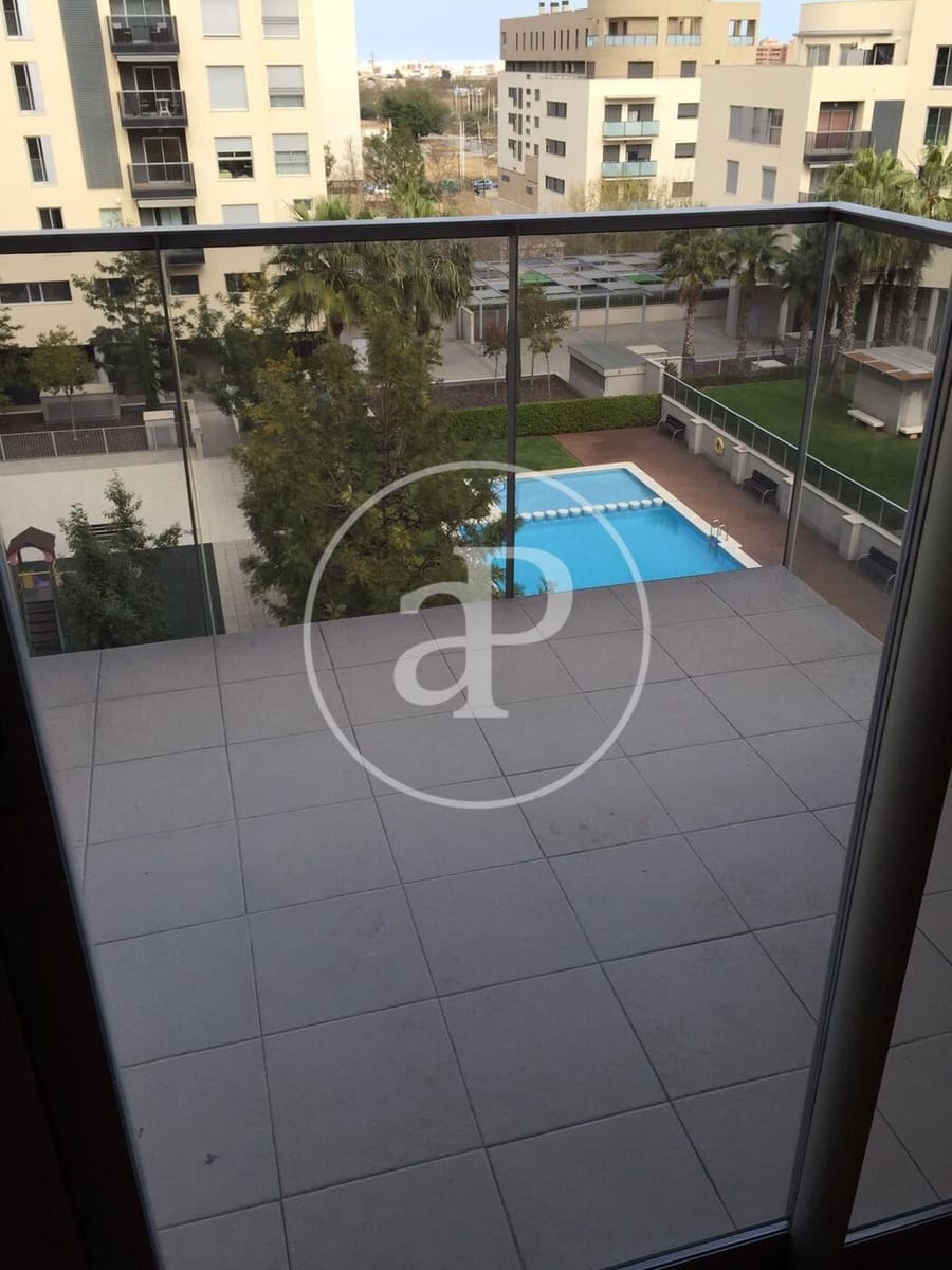 2 soverom Leilighet til leie i Valencia by med svømmebasseng garasje - € 1 600 (Ref: 9881995)