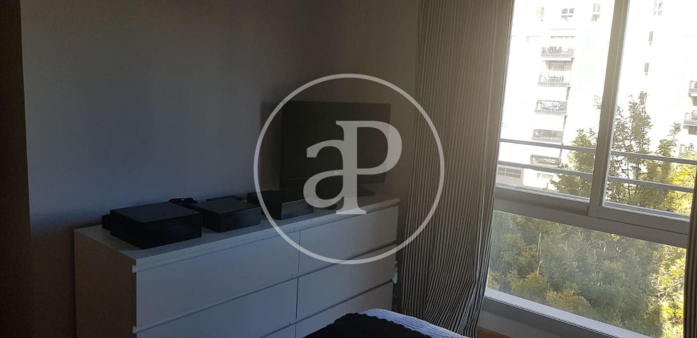 2 soverom Leilighet til leie i Valencia by med svømmebasseng garasje - € 1 600 (Ref: 9881995)