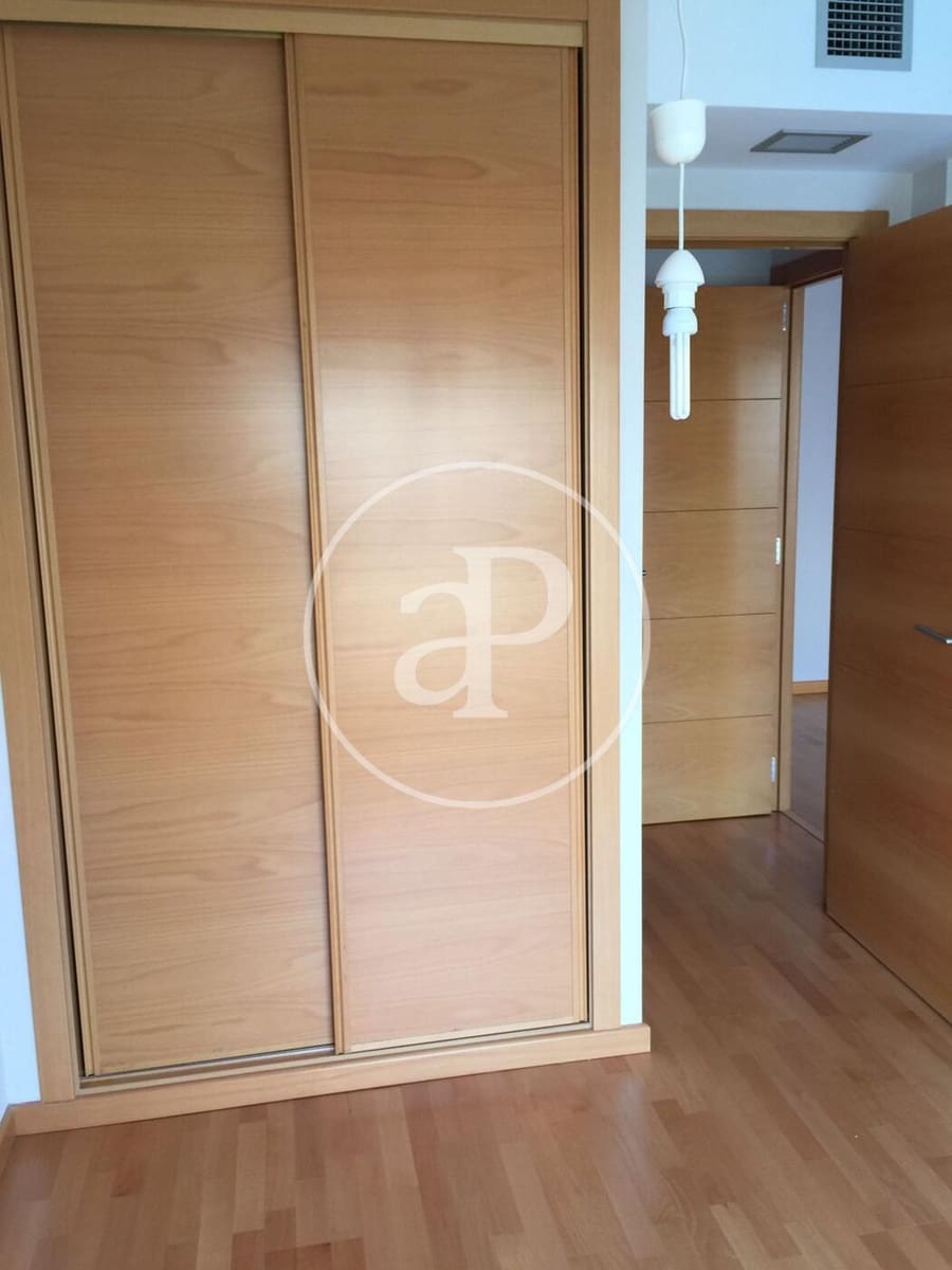 2 soverom Leilighet til leie i Valencia by med svømmebasseng garasje - € 1 600 (Ref: 9881995)