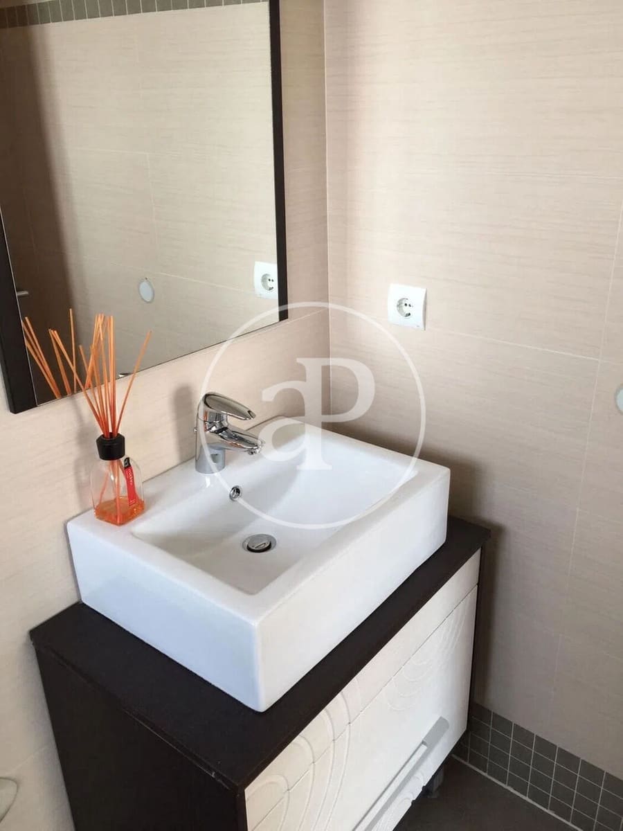2 soverom Leilighet til leie i Valencia by med svømmebasseng garasje - € 1 600 (Ref: 9881995)