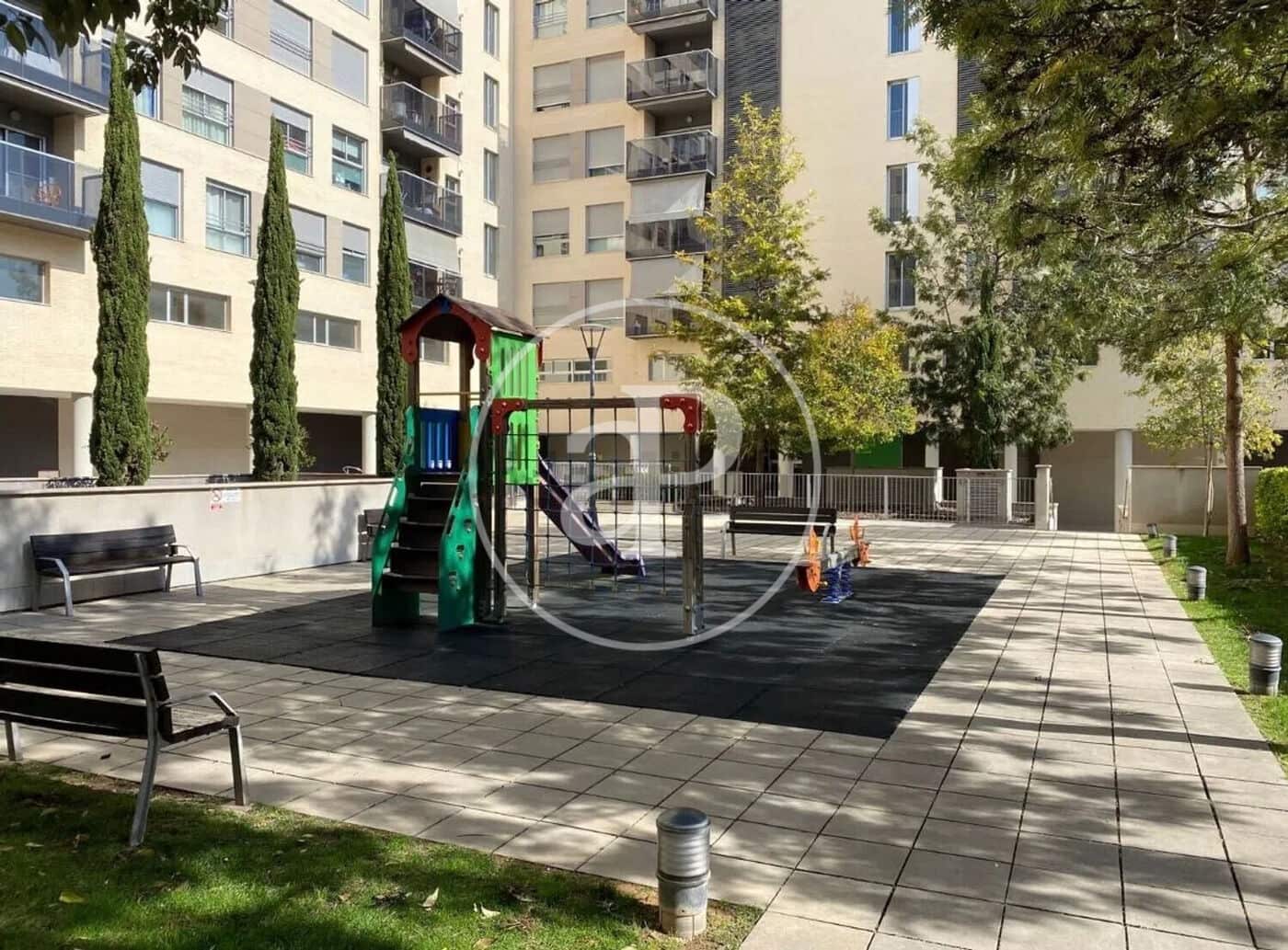 2 soverom Leilighet til leie i Valencia by med svømmebasseng garasje - € 1 600 (Ref: 9881995)