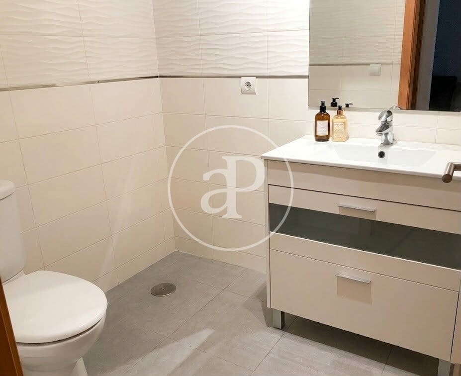 2 bedroom Apartment for rent in Valencia city with pool garage - € 1,600 (Ref: 9881995)