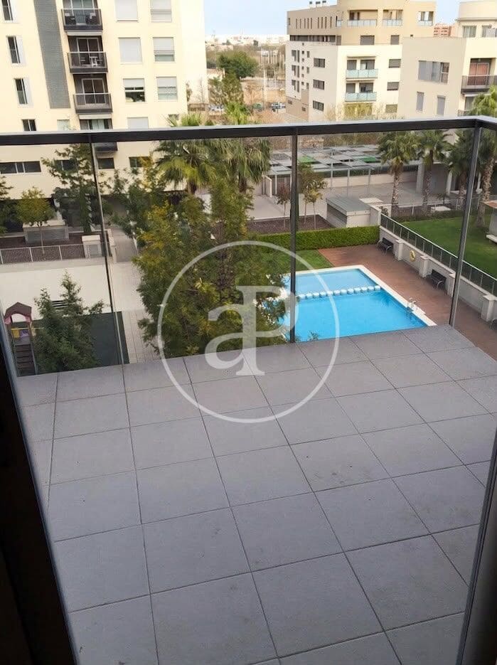 2 bedroom Apartment for rent in Valencia city with pool garage - € 1,600 (Ref: 9881995)