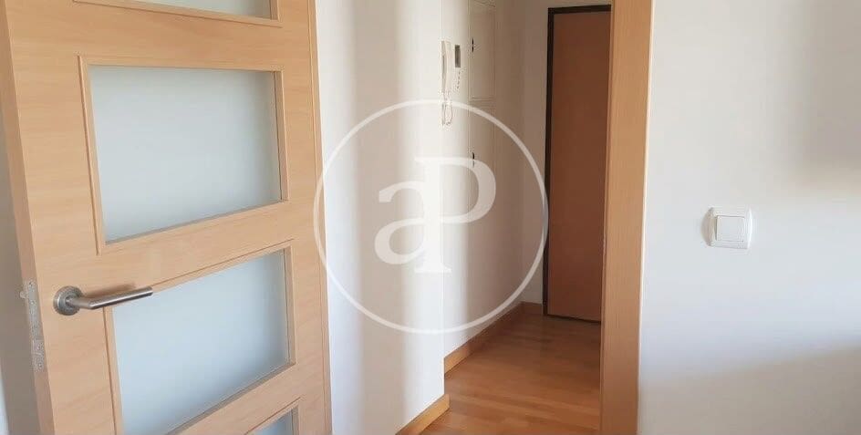 2 bedroom Apartment for rent in Valencia city with pool garage - € 1,600 (Ref: 9881995)