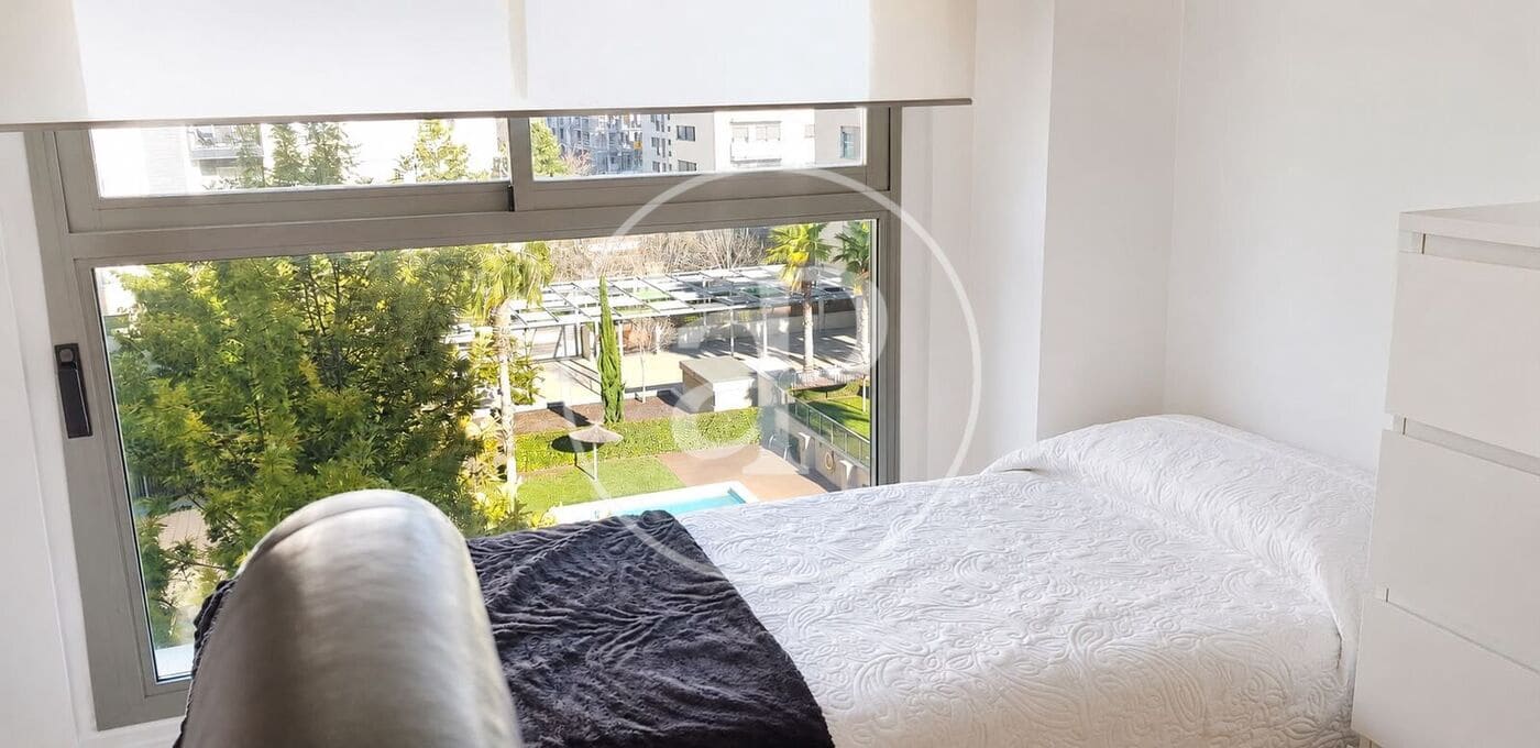2 bedroom Apartment for rent in Valencia city with pool garage - € 1,600 (Ref: 9881995)