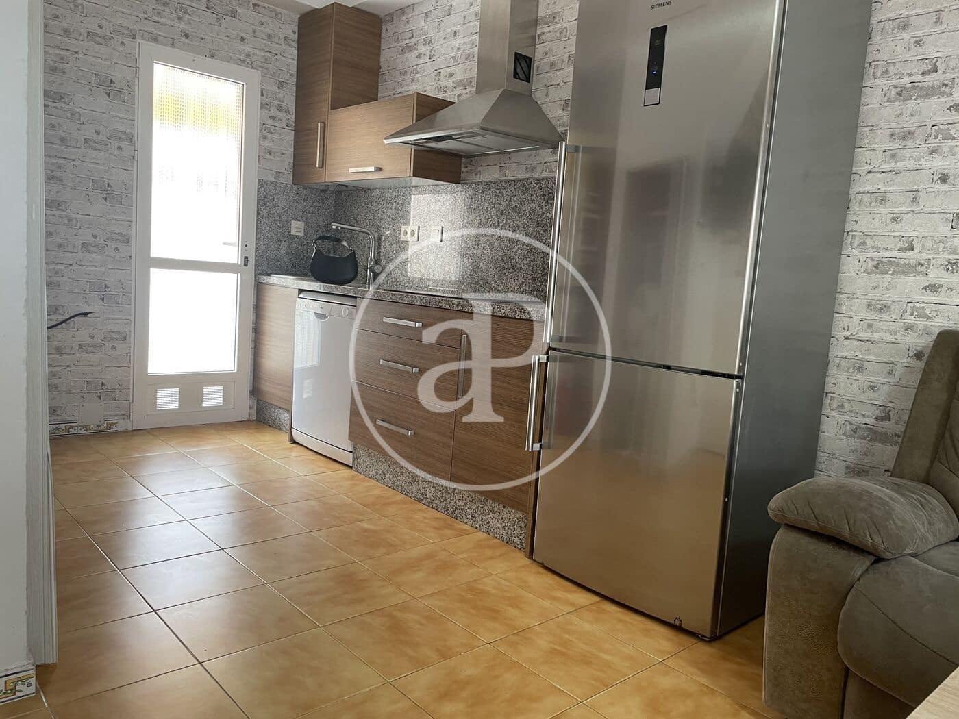3 soveværelse Lejlighed til leje i Alicante by med garage - € 950 (Ref: 9884906)