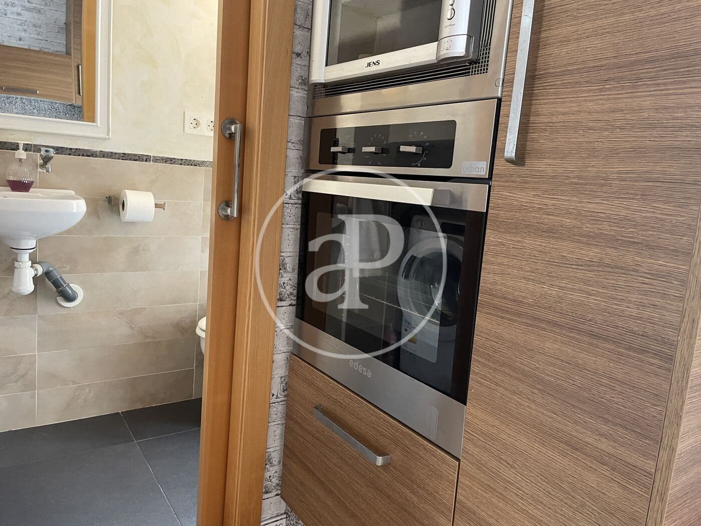 3 soveværelse Lejlighed til leje i Alicante by med garage - € 950 (Ref: 9884906)