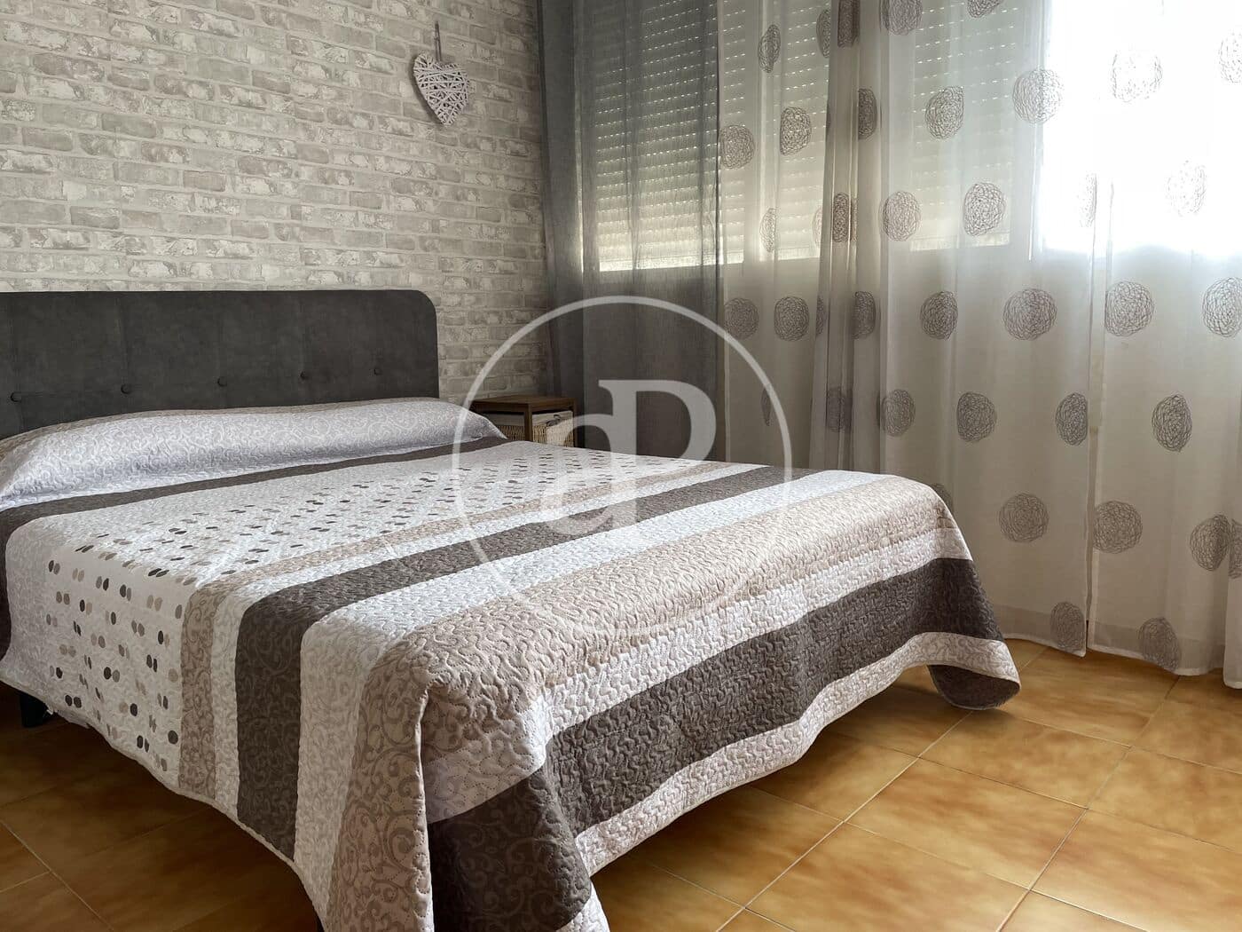 3 soveværelse Lejlighed til leje i Alicante by med garage - € 950 (Ref: 9884906)