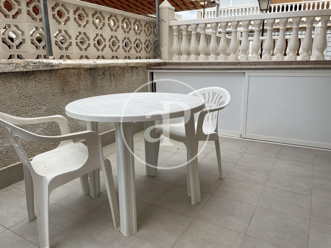 3 soveværelse Lejlighed til leje i Alicante by med garage - € 950 (Ref: 9884906)