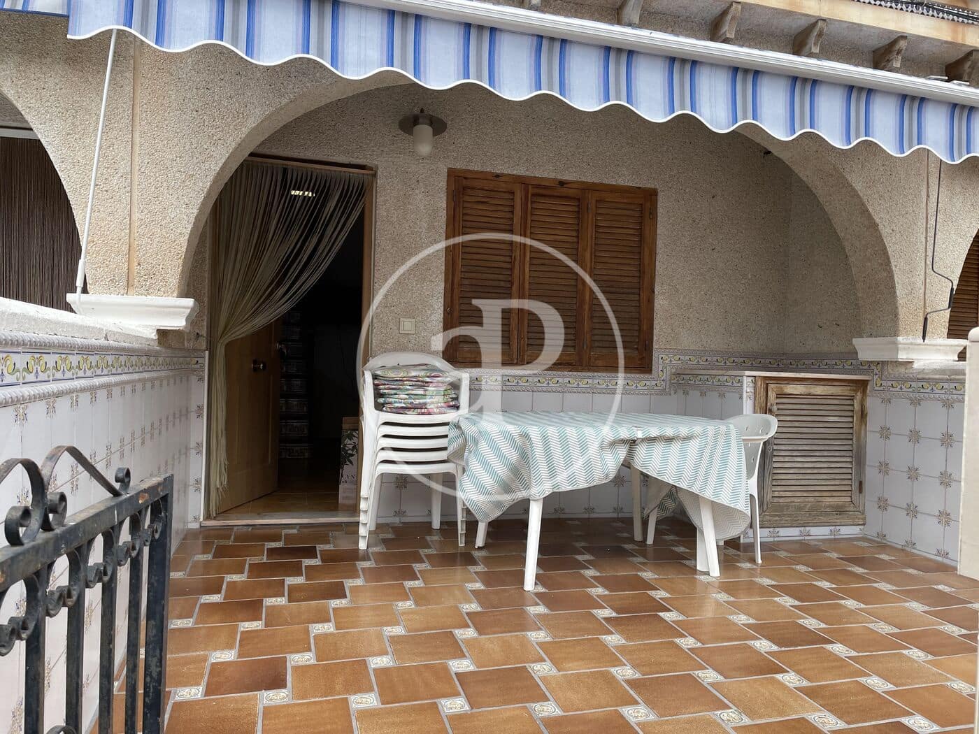 3 soveværelse Lejlighed til leje i Alicante by med garage - € 950 (Ref: 9884906)