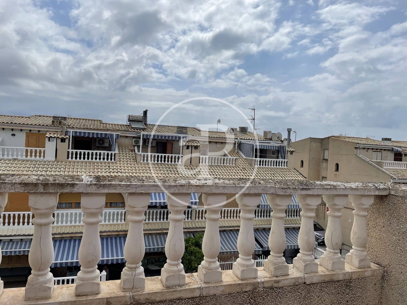 3 soveværelse Lejlighed til leje i Alicante by med garage - € 950 (Ref: 9884906)