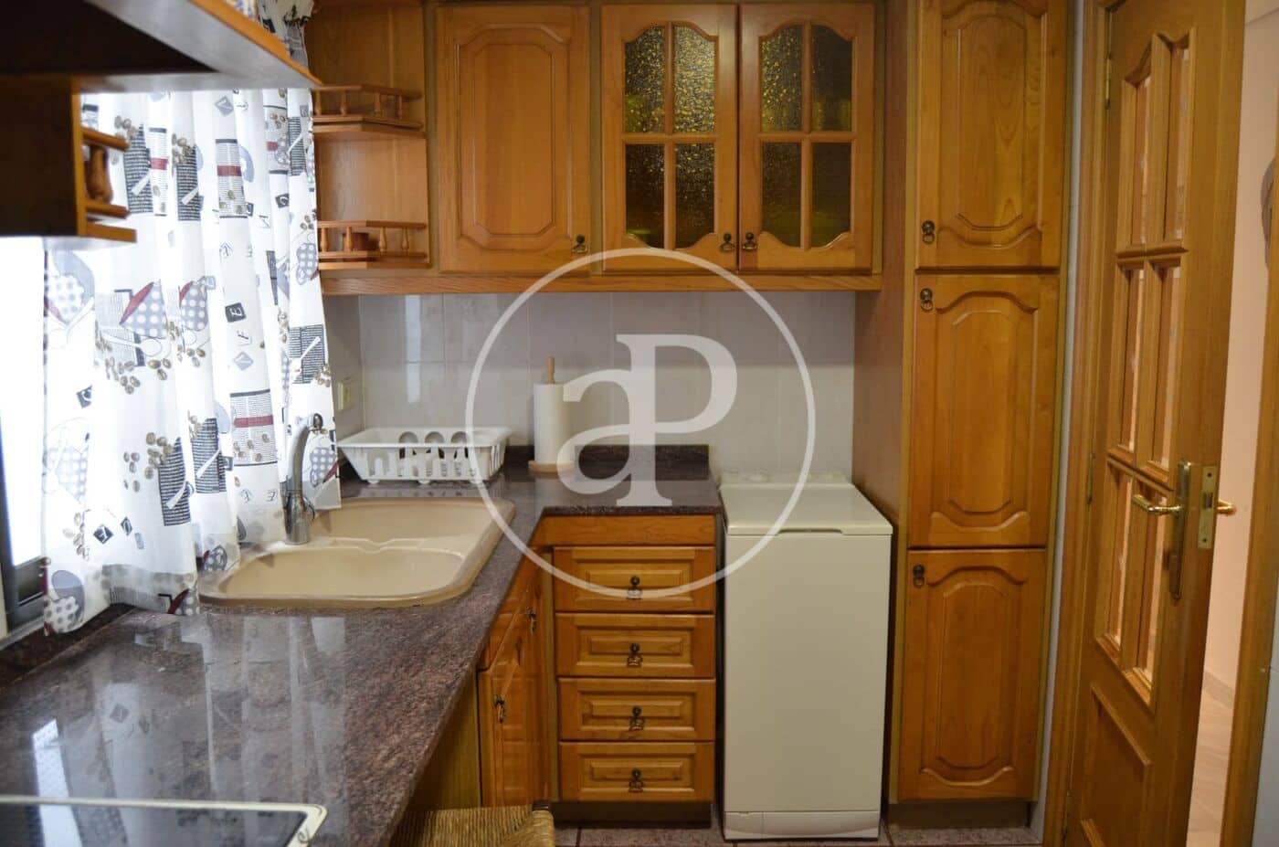 4 soveværelse Lejlighed til leje i Valencia by - € 1.400 (Ref: 9884907)