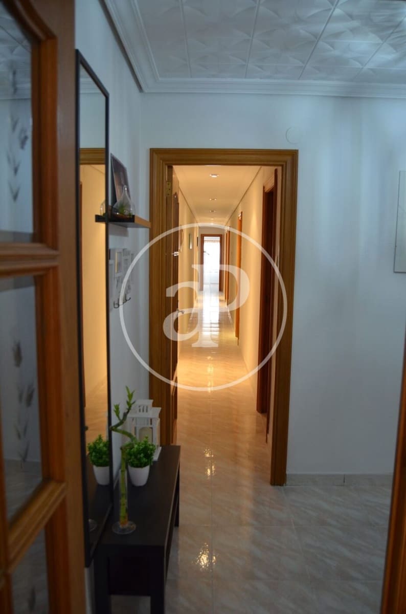 4 soveværelse Lejlighed til leje i Valencia by - € 1.400 (Ref: 9884907)