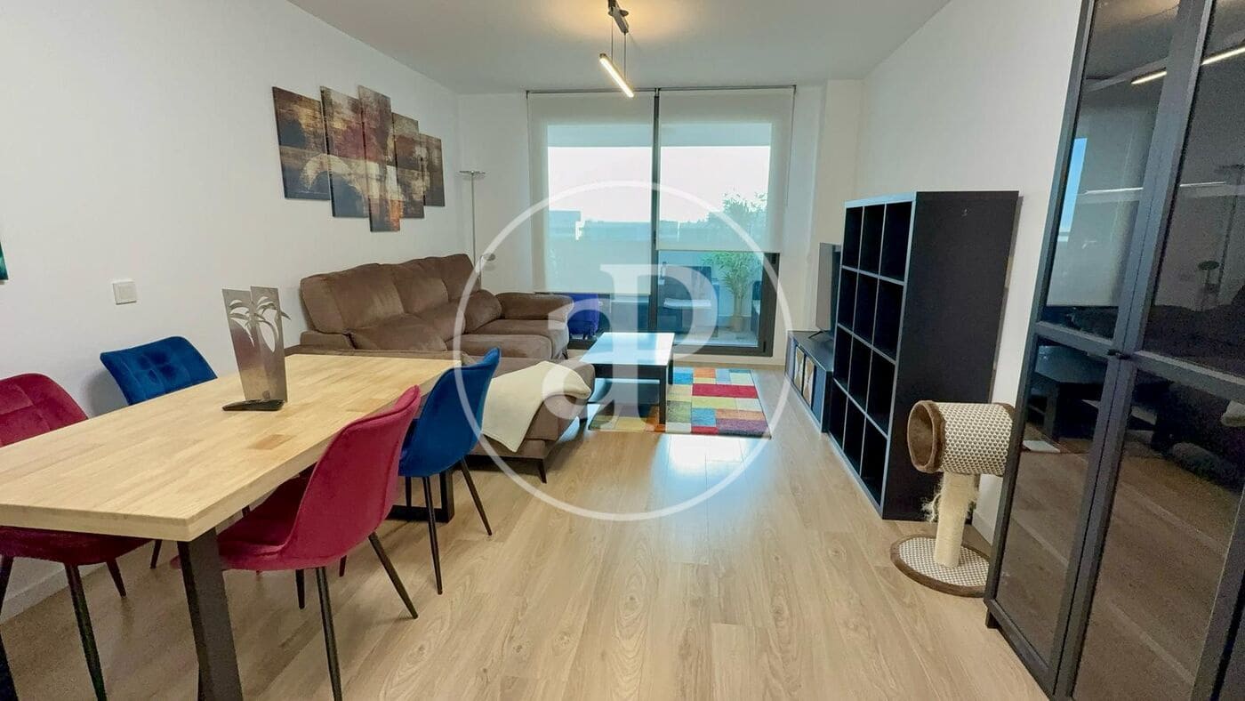 2 soverom Leilighet til leie i Valencia by med svømmebasseng garasje - € 1 975 (Ref: 9890470)