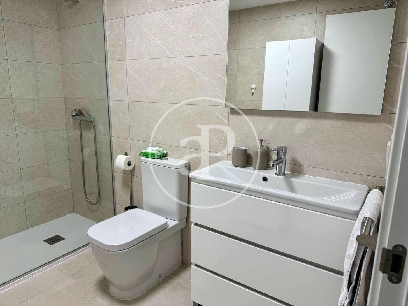 2 soverom Leilighet til leie i Valencia by med svømmebasseng garasje - € 1 975 (Ref: 9890470)