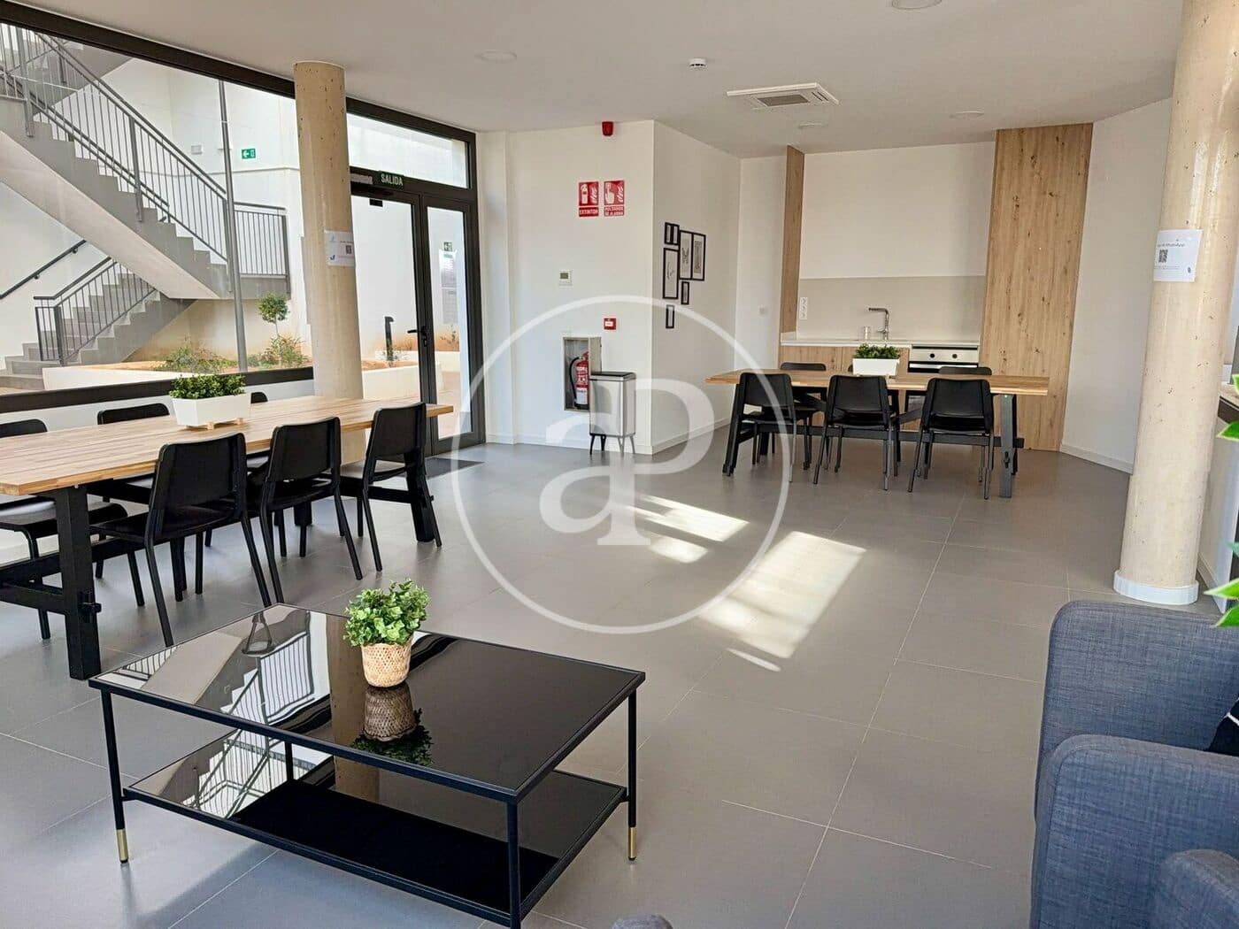 2 soverom Leilighet til leie i Valencia by med svømmebasseng garasje - € 1 975 (Ref: 9890470)