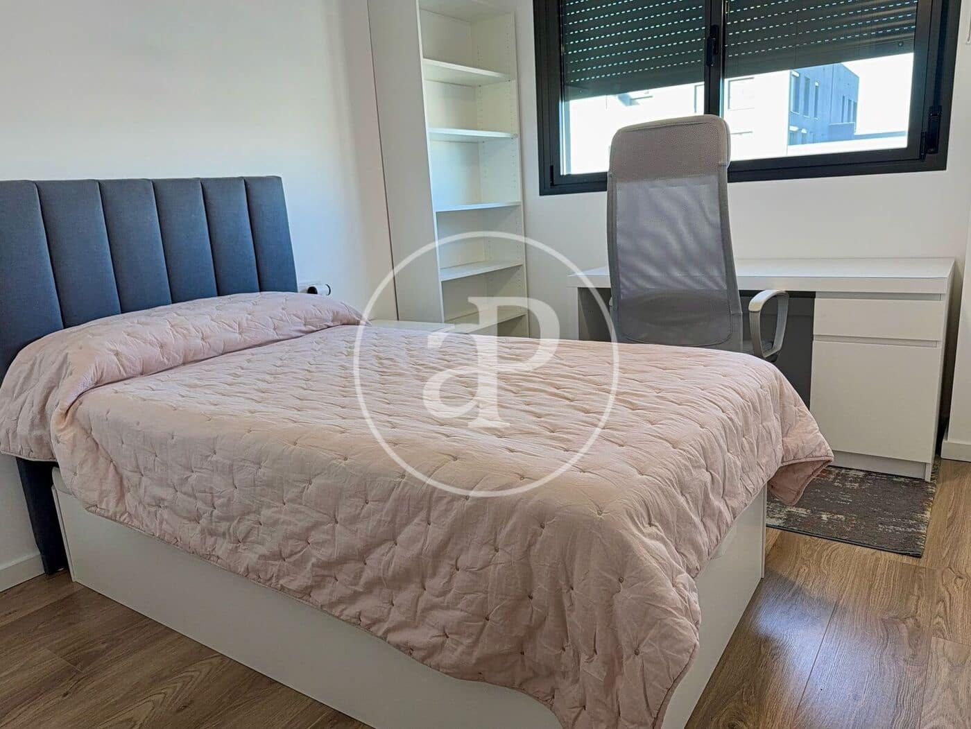 2 soverom Leilighet til leie i Valencia by med svømmebasseng garasje - € 1 975 (Ref: 9890470)