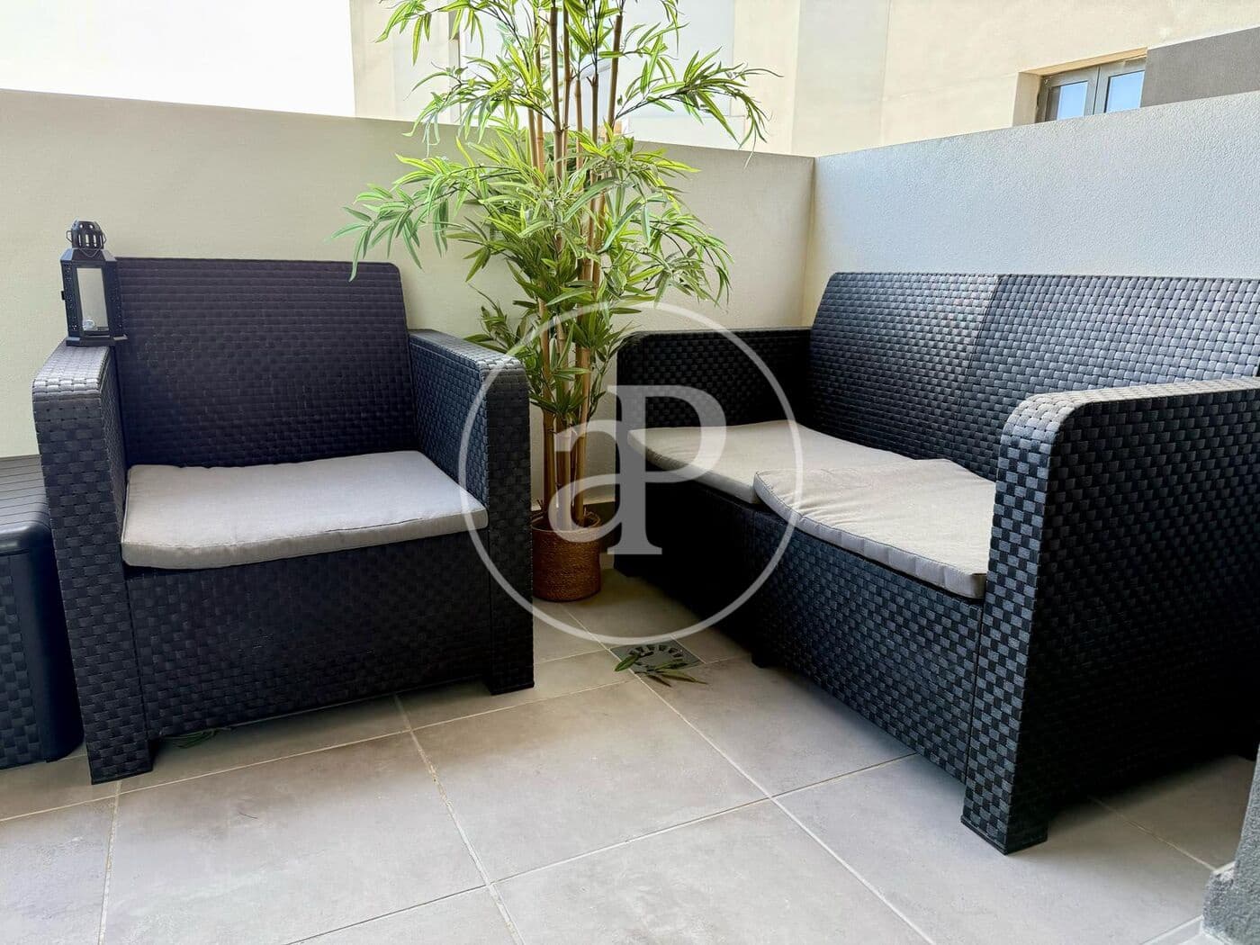2 soverom Leilighet til leie i Valencia by med svømmebasseng garasje - € 1 975 (Ref: 9890470)