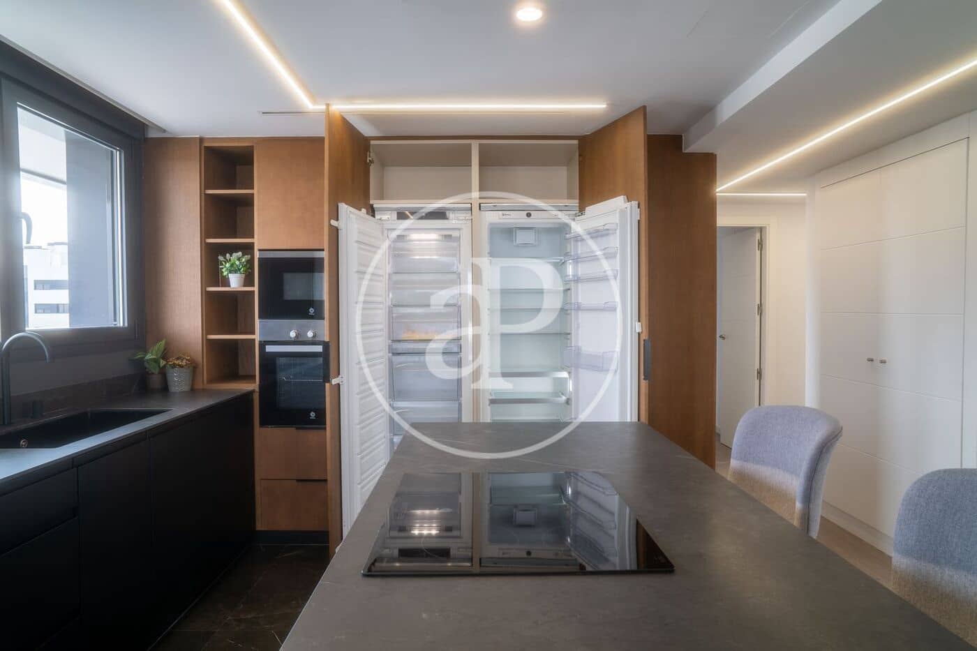 3 slaapkamer Appartement te huur in Valencia stad met zwembad garage - € 3.500 (Ref: 9890471)