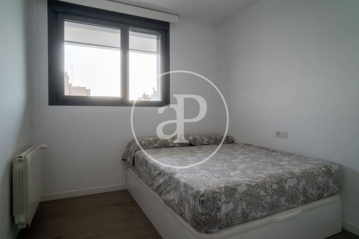 3 slaapkamer Appartement te huur in Valencia stad met zwembad garage - € 3.500 (Ref: 9890471)