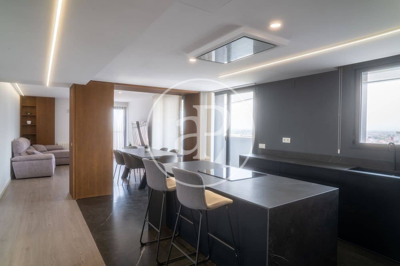 3 slaapkamer Appartement te huur in Valencia stad met zwembad garage - € 3.500 (Ref: 9890471)