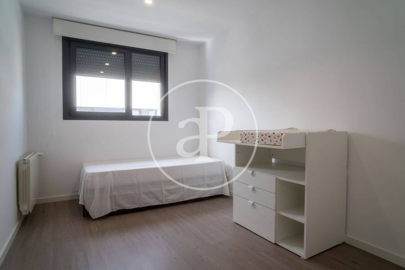 3 slaapkamer Appartement te huur in Valencia stad met zwembad garage - € 3.500 (Ref: 9890471)