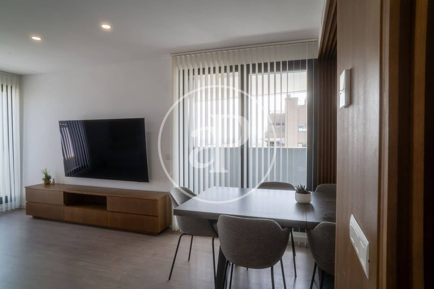 3 slaapkamer Appartement te huur in Valencia stad met zwembad garage - € 3.500 (Ref: 9890471)