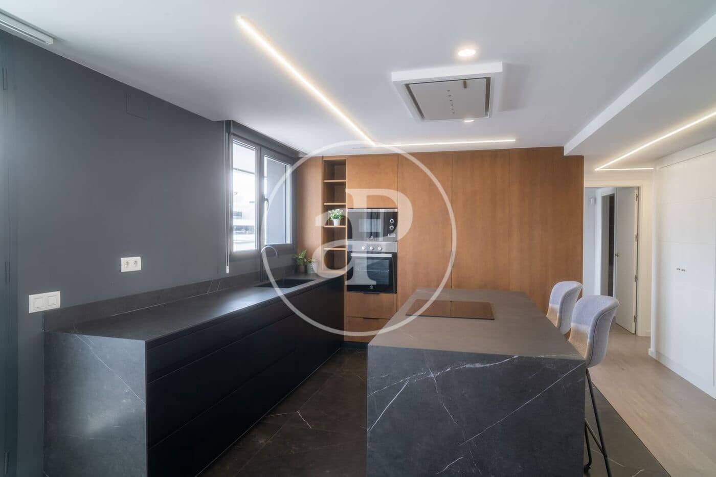 3 slaapkamer Appartement te huur in Valencia stad met zwembad garage - € 3.500 (Ref: 9890471)
