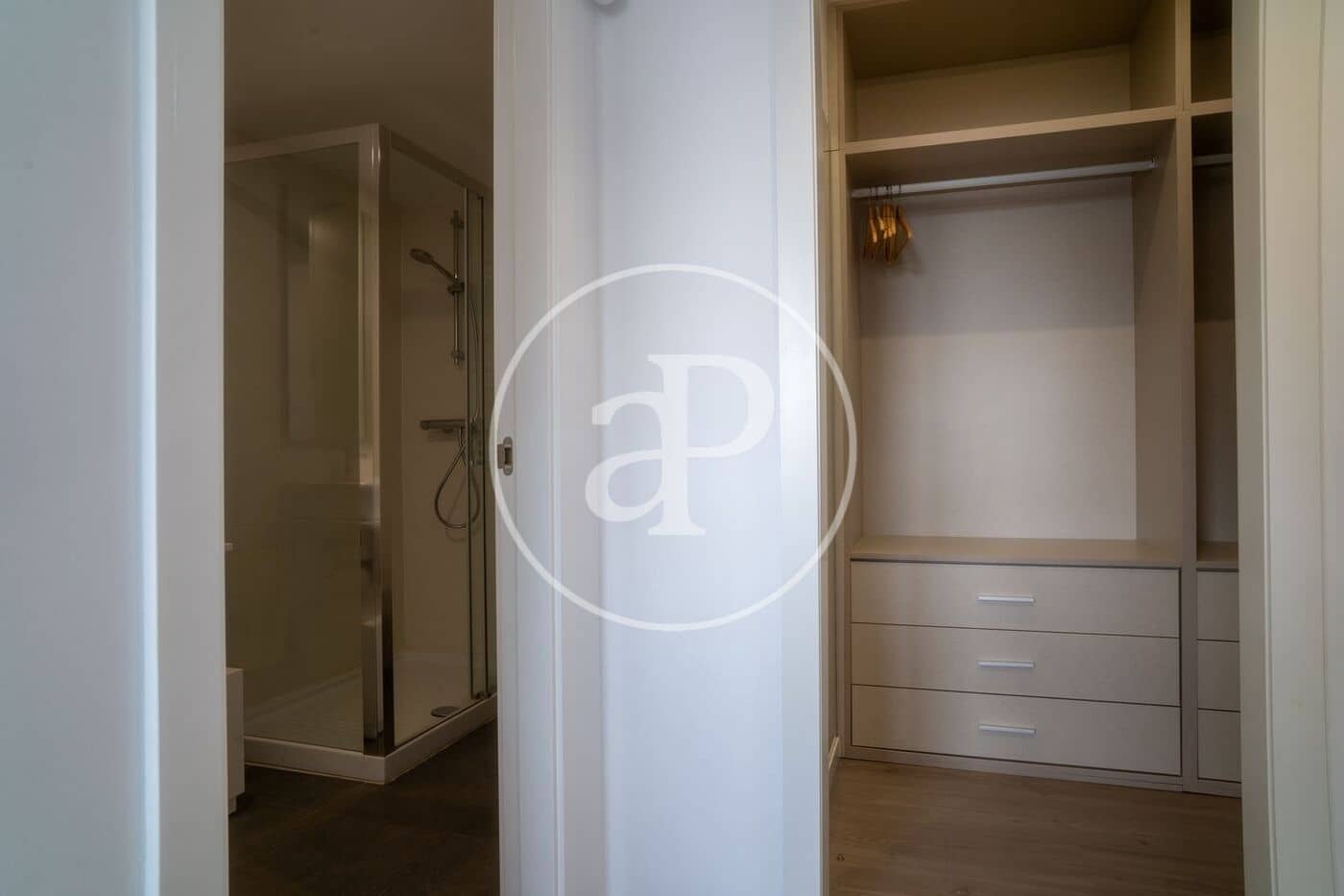3 slaapkamer Appartement te huur in Valencia stad met zwembad garage - € 3.500 (Ref: 9890471)