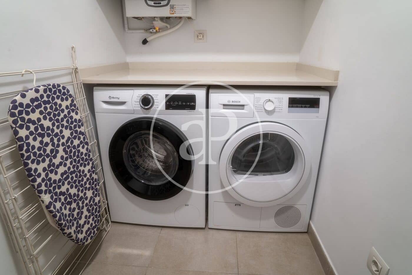 3 slaapkamer Appartement te huur in Valencia stad met zwembad garage - € 3.500 (Ref: 9890471)