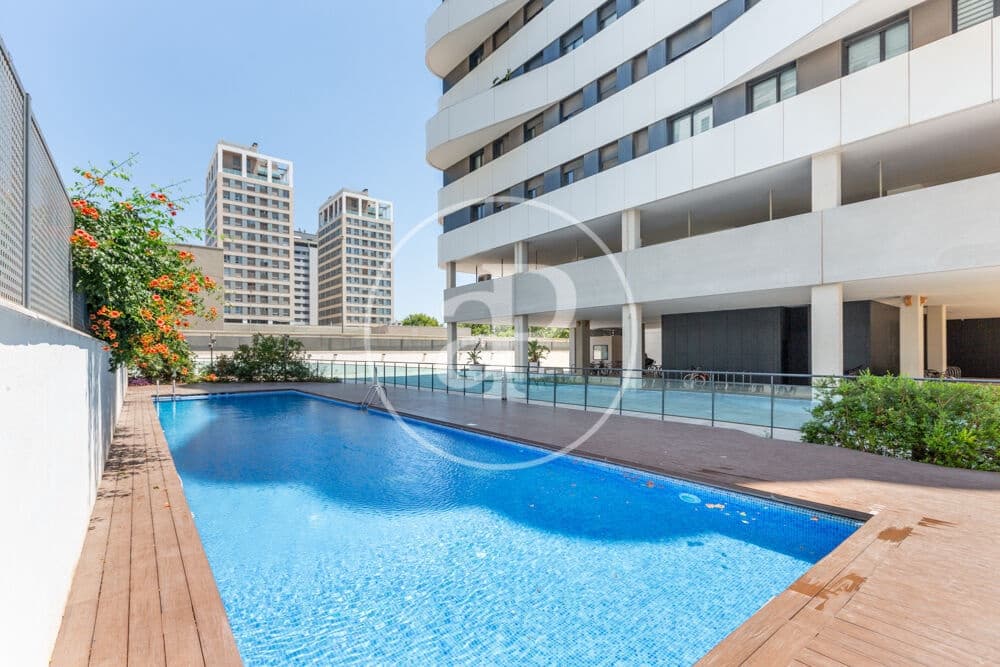 3 bedroom Penthouse for rent in Valencia city with pool garage - € 3,500 (Ref: 9890471)