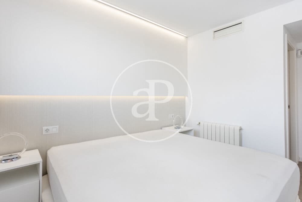 3 bedroom Penthouse for rent in Valencia city with pool garage - € 3,500 (Ref: 9890471)