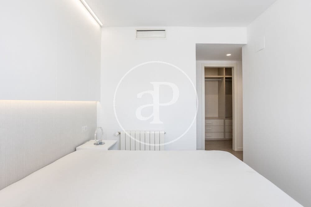 3 bedroom Penthouse for rent in Valencia city with pool garage - € 3,500 (Ref: 9890471)