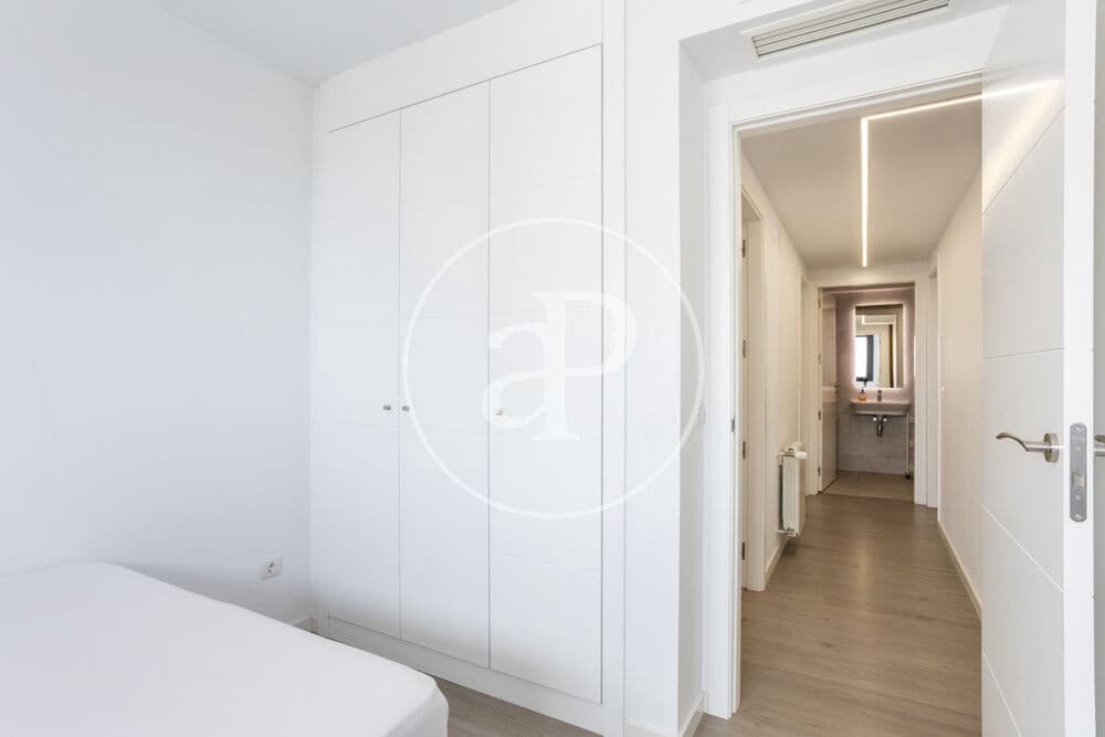 3 bedroom Penthouse for rent in Valencia city with pool garage - € 3,500 (Ref: 9890471)