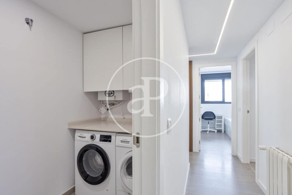 3 bedroom Penthouse for rent in Valencia city with pool garage - € 3,500 (Ref: 9890471)