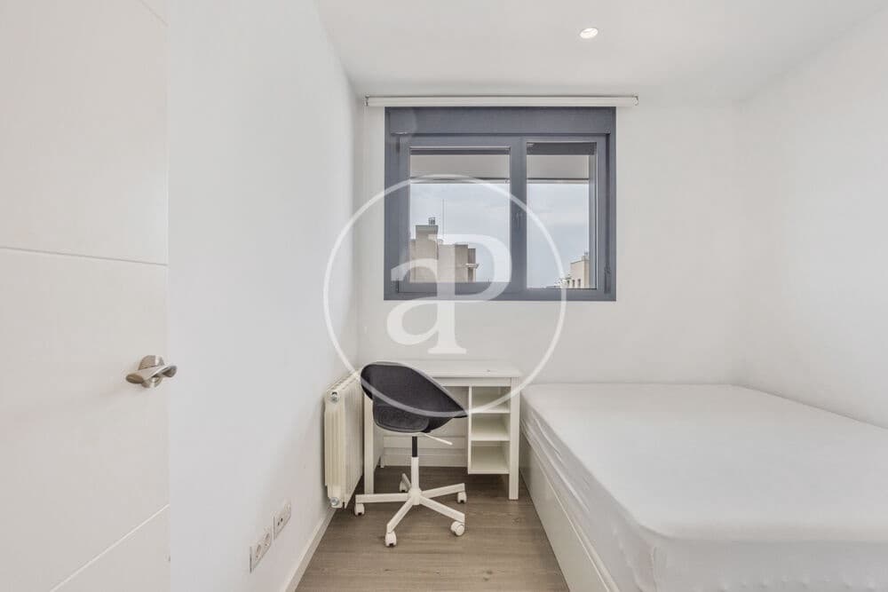 3 bedroom Penthouse for rent in Valencia city with pool garage - € 3,500 (Ref: 9890471)