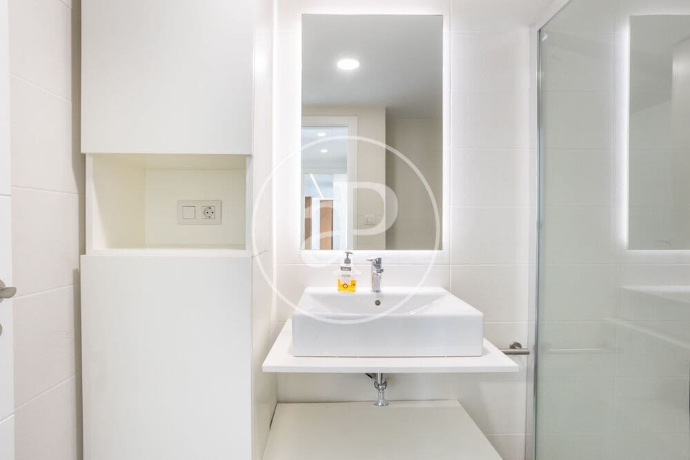 3 bedroom Penthouse for rent in Valencia city with pool garage - € 3,500 (Ref: 9890471)