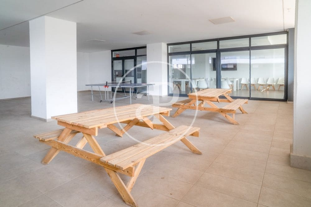 3 bedroom Penthouse for rent in Valencia city with pool garage - € 3,500 (Ref: 9890471)