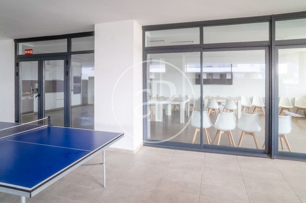 3 bedroom Penthouse for rent in Valencia city with pool garage - € 3,500 (Ref: 9890471)
