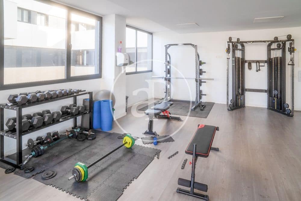 3 bedroom Penthouse for rent in Valencia city with pool garage - € 3,500 (Ref: 9890471)