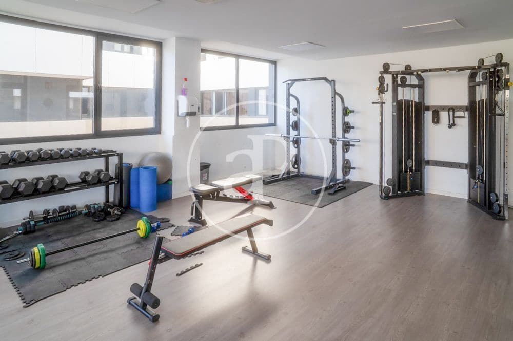 3 bedroom Penthouse for rent in Valencia city with pool garage - € 3,500 (Ref: 9890471)