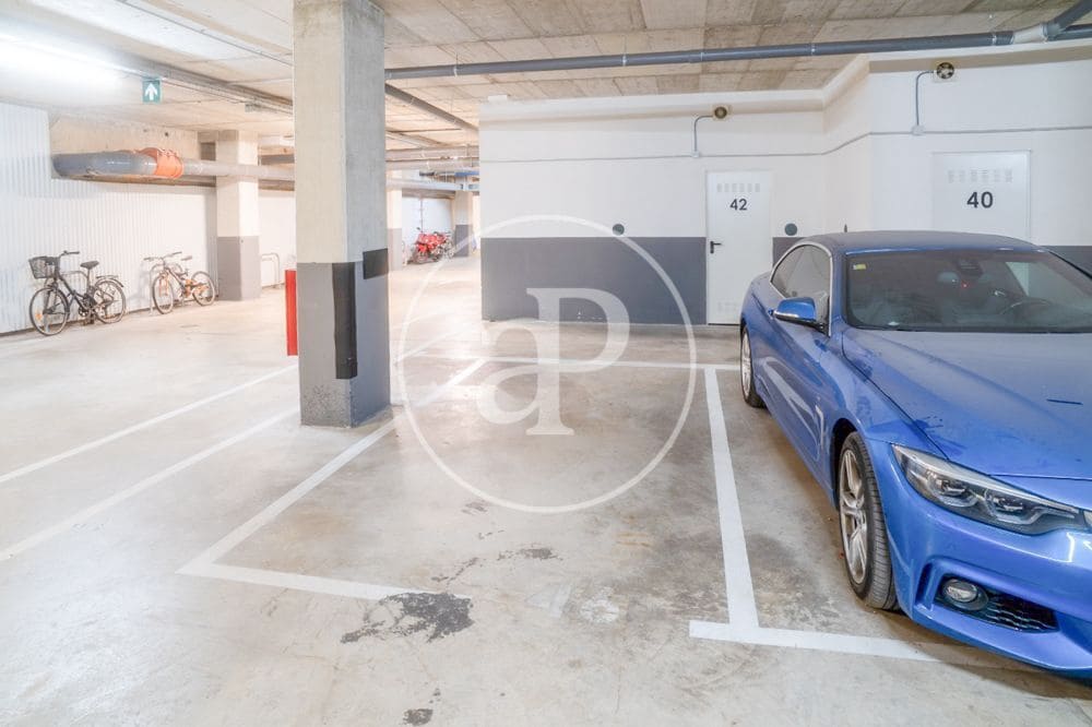 3 bedroom Penthouse for rent in Valencia city with pool garage - € 3,500 (Ref: 9890471)