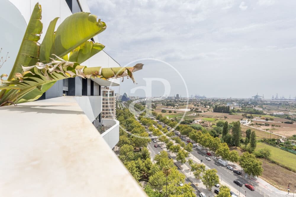 3 bedroom Penthouse for rent in Valencia city with pool garage - € 3,500 (Ref: 9890471)