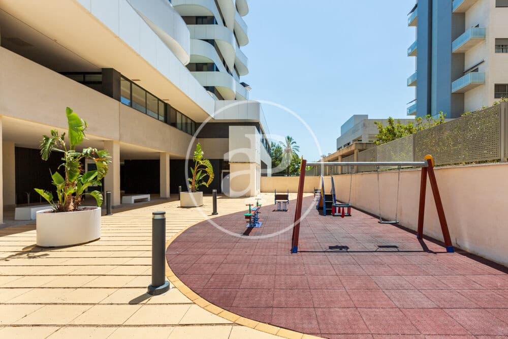 3 bedroom Penthouse for rent in Valencia city with pool garage - € 3,500 (Ref: 9890471)