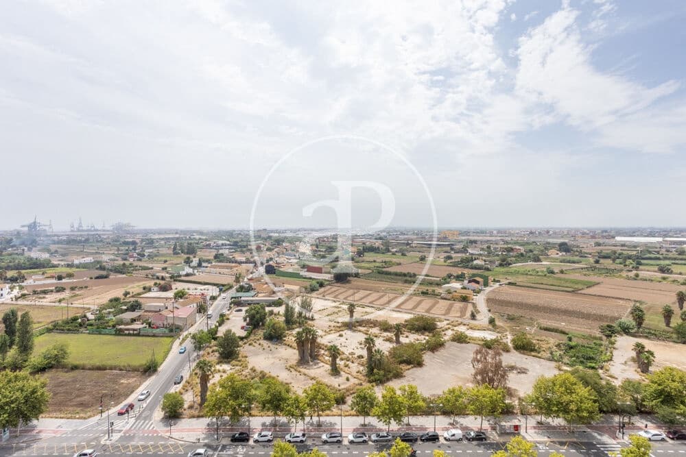 3 bedroom Penthouse for rent in Valencia city with pool garage - € 3,500 (Ref: 9890471)