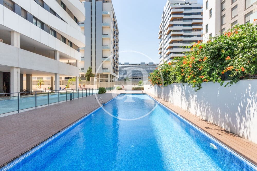 3 bedroom Penthouse for rent in Valencia city with pool garage - € 3,500 (Ref: 9890471)