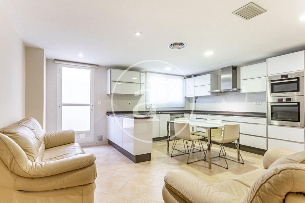 4 camera da letto Appartamento da affittare in Burjassot con garage - 1.800 € (Rif: 9890472)