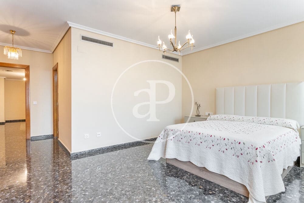4 camera da letto Appartamento da affittare in Burjassot con garage - 1.800 € (Rif: 9890472)