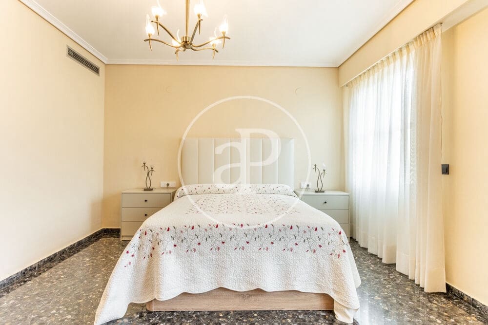 4 camera da letto Appartamento da affittare in Burjassot con garage - 1.800 € (Rif: 9890472)